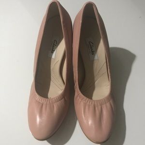 Clarks light pink heels